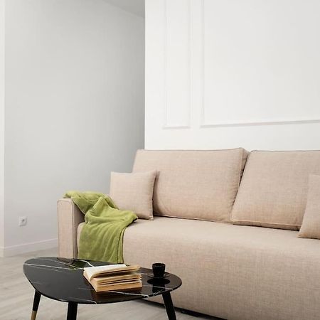 Newly Refurbished Modern 2-Bed Apartment In Heart Of Torremolinos Eksteriør bilde