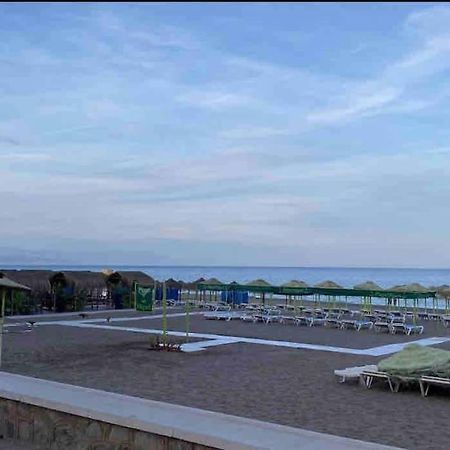 Newly Refurbished Modern 2-Bed Apartment In Heart Of Torremolinos Eksteriør bilde